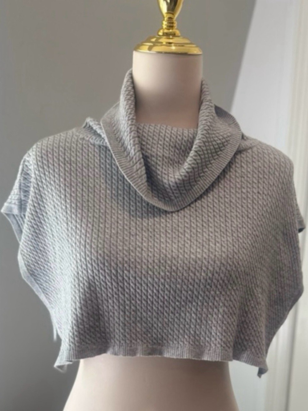 WEWOREWHAT | Gray Cable Knit Cowl Neck Sweater Size‎ S/M
